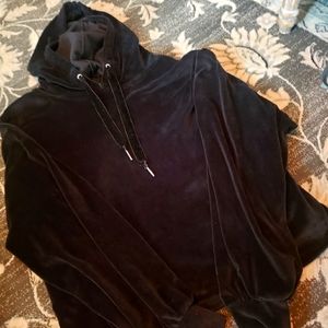 Black Hoodie-Valour